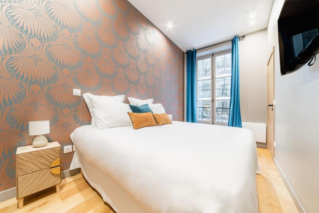 Luxury Flat Champs Elysees Air Cond. 6 Pers * Parijs
